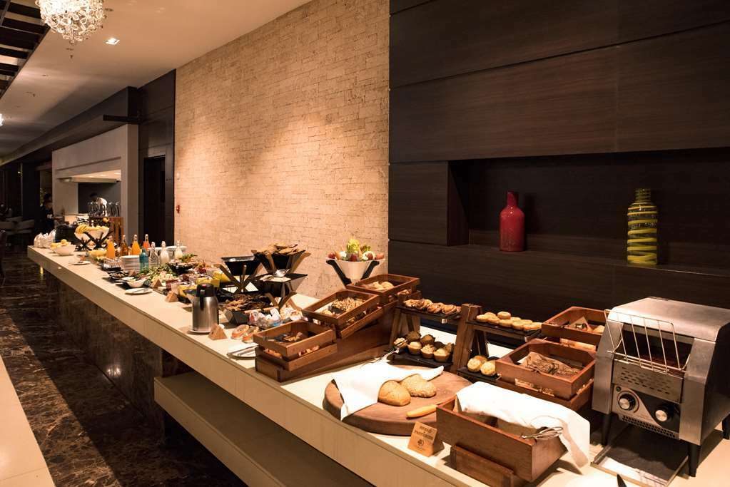 Doubletree By Hilton Nairobi Ξενοδοχείο Εστιατόριο φωτογραφία